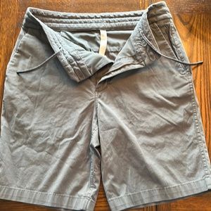 Lululemon mens shorts size 28